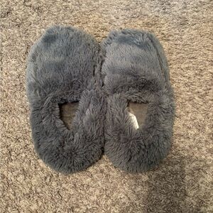 Cozy Gray Men's Slippers. Never worn. Just microwave and your feet are warm